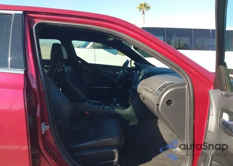 2013 Chrysler 300C z USA, uszkodzony, nr VIN 2C3CCAEGXDH612146